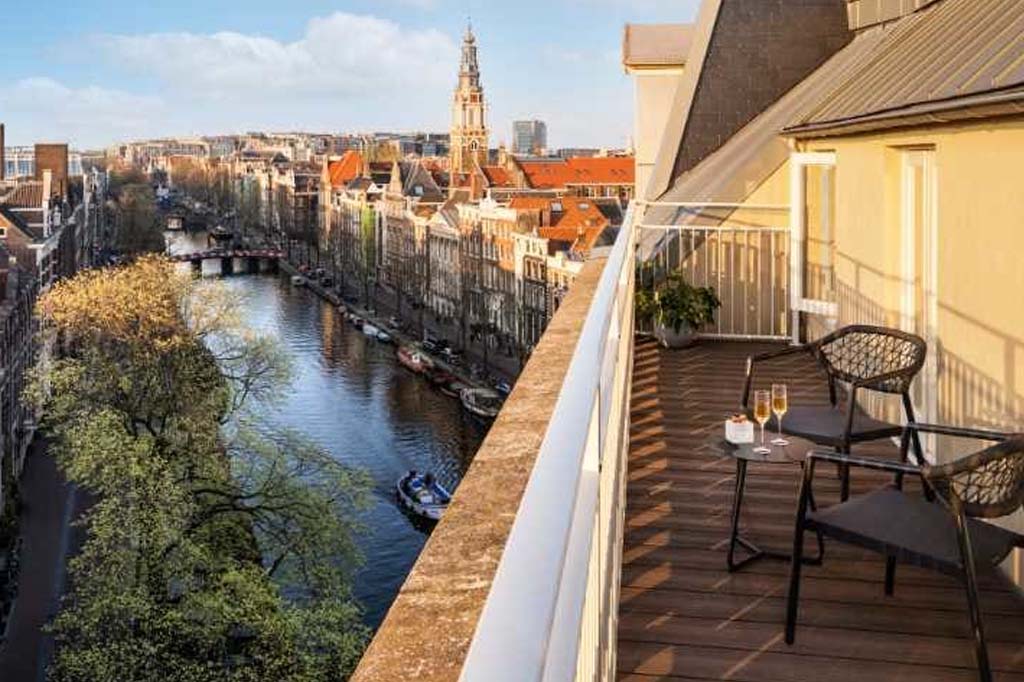 Hotel met balkon Amsterdam en uitzicht op de grachten