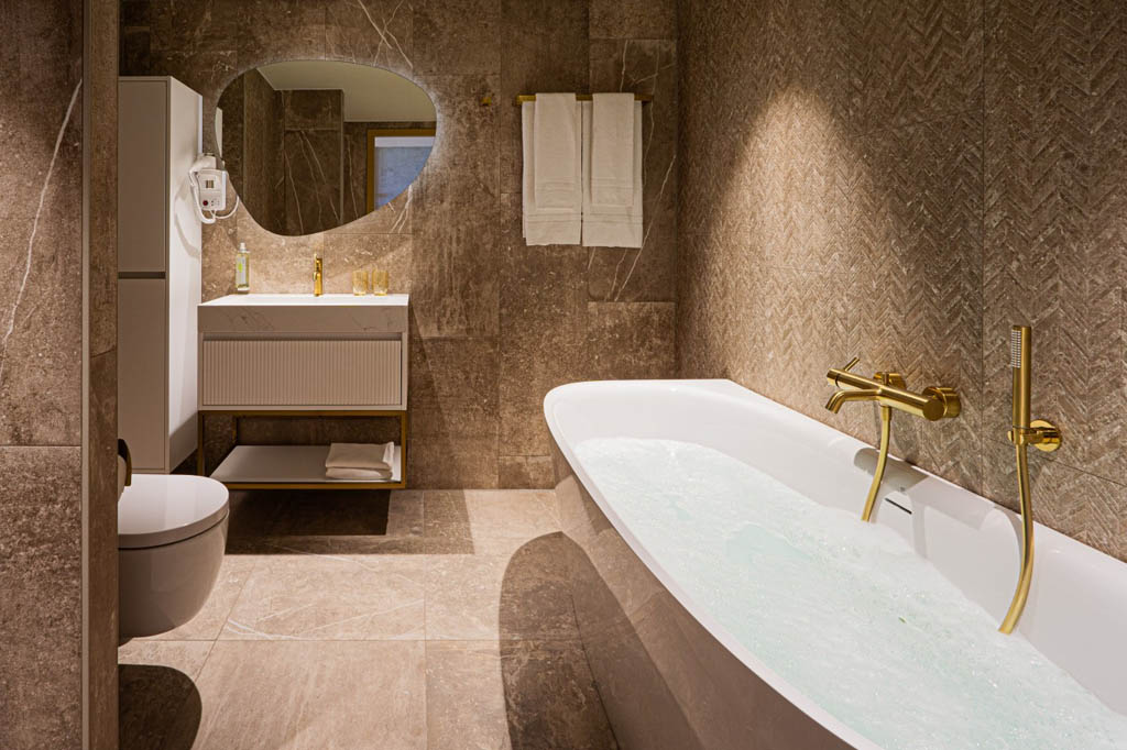 Strandhotel suite met jacuzzi